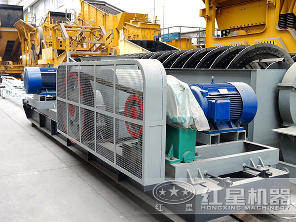 煤礦用800×1000對輥破碎機(jī)的產(chǎn)量與價(jià)格-直擊河北現(xiàn)場