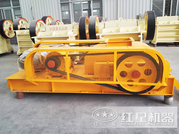 煤礦用800×1000對輥破碎機(jī)的產(chǎn)量與價(jià)格-直擊河北現(xiàn)場
