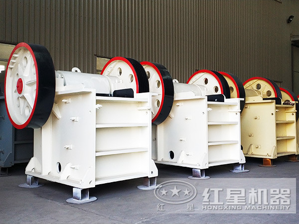 從“經(jīng)典制造” 到“車載移動” ，小型鵝卵石顎式破碎機能否扛起環(huán)保大旗