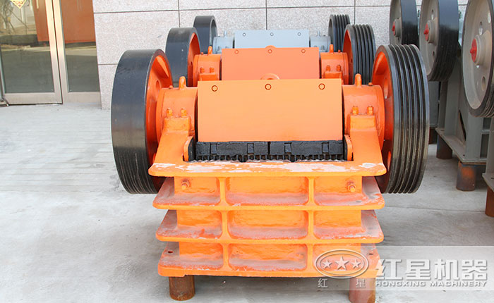 匠心智造+升級優(yōu)化=紅星HD德版鄂式破碎機