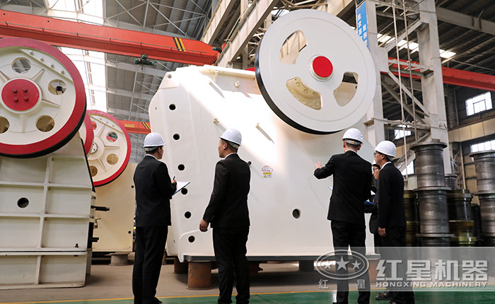 大型顎式碎石機有多重，報價多少？？