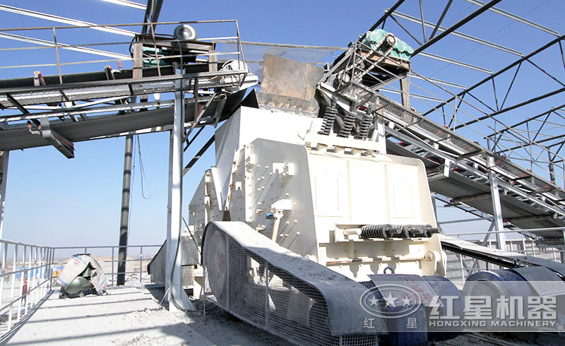 山東河卵石破碎生產工藝流程現場實拍圖