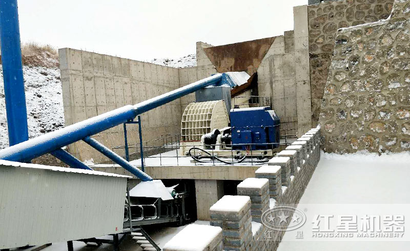 固定式煤炭破碎機(jī)安裝現(xiàn)場(chǎng)