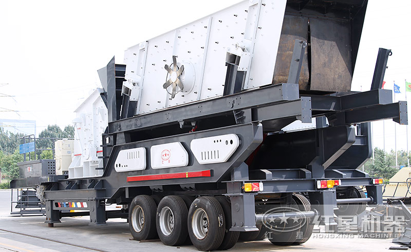 輪胎反擊式振動篩分石子破碎機