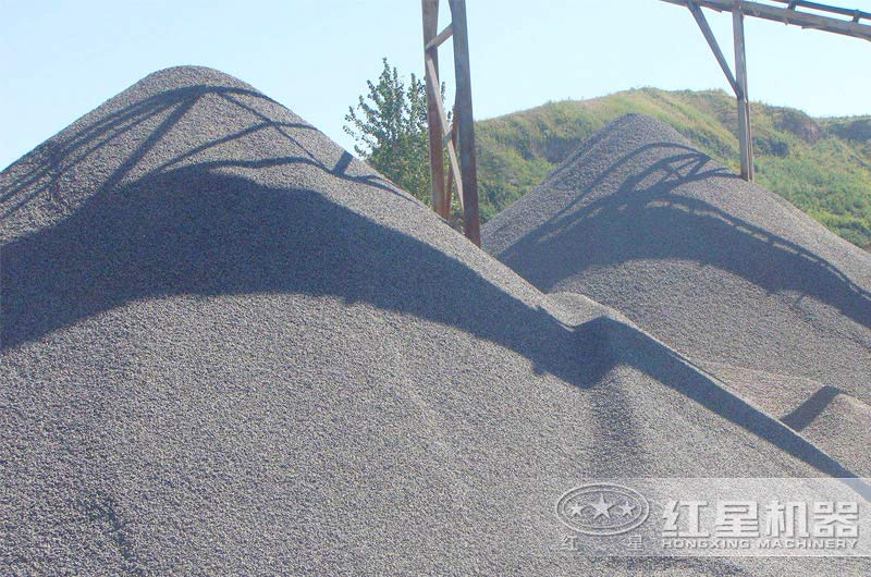 機(jī)制砂用什么機(jī)器生產(chǎn)？機(jī)制砂與天然砂、水洗砂的區(qū)別？