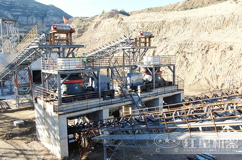 石頭粉碎機(jī)工作現(xiàn)場(chǎng)圖片