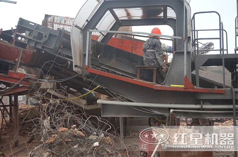 廢舊混凝土中帶鋼筋還能破碎嗎？用什么破碎機好？