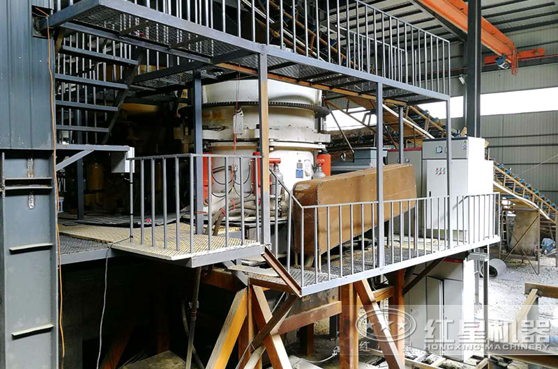 浙江客戶圓錐破碎機工作現場圖片