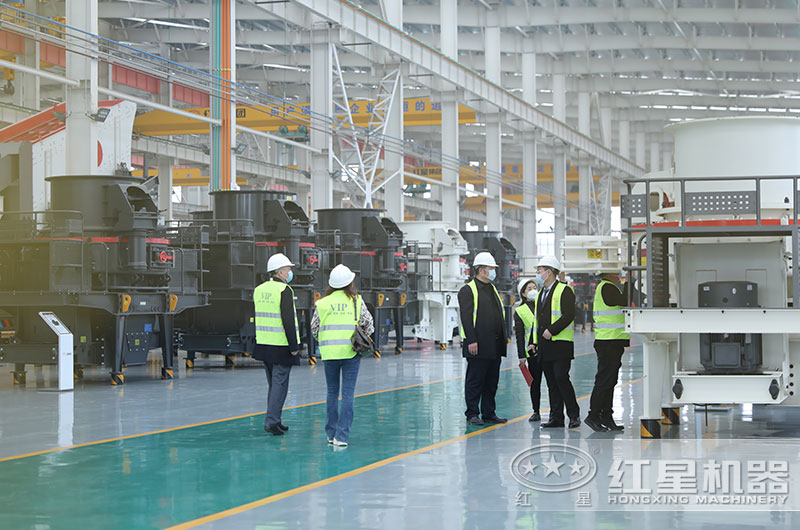 時產500噸鵝卵石制砂機多少錢一臺？