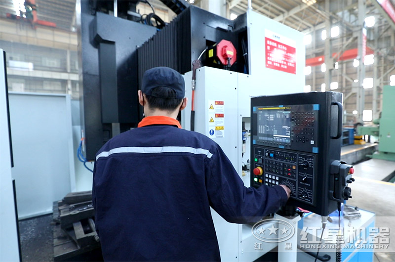 紅星技術人員作業中 紅星技術人員作業中