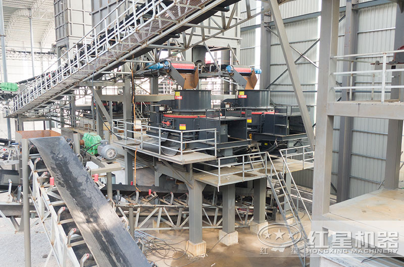 礦山用制砂機工作現場圖片